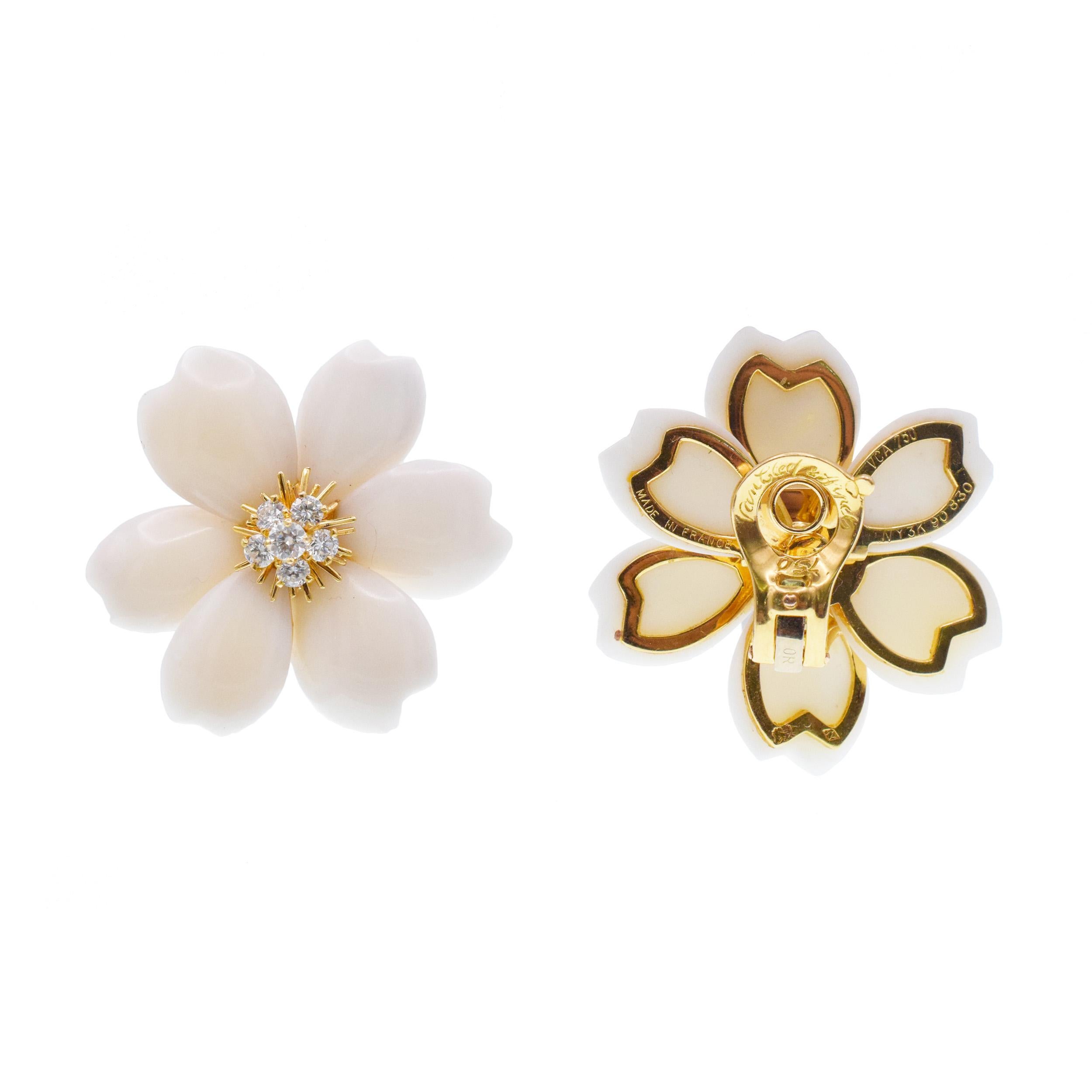 Van Cleef & Arpels White Coral 'Rose de Noel' Ear Clip In Excellent Condition For Sale In New York, NY