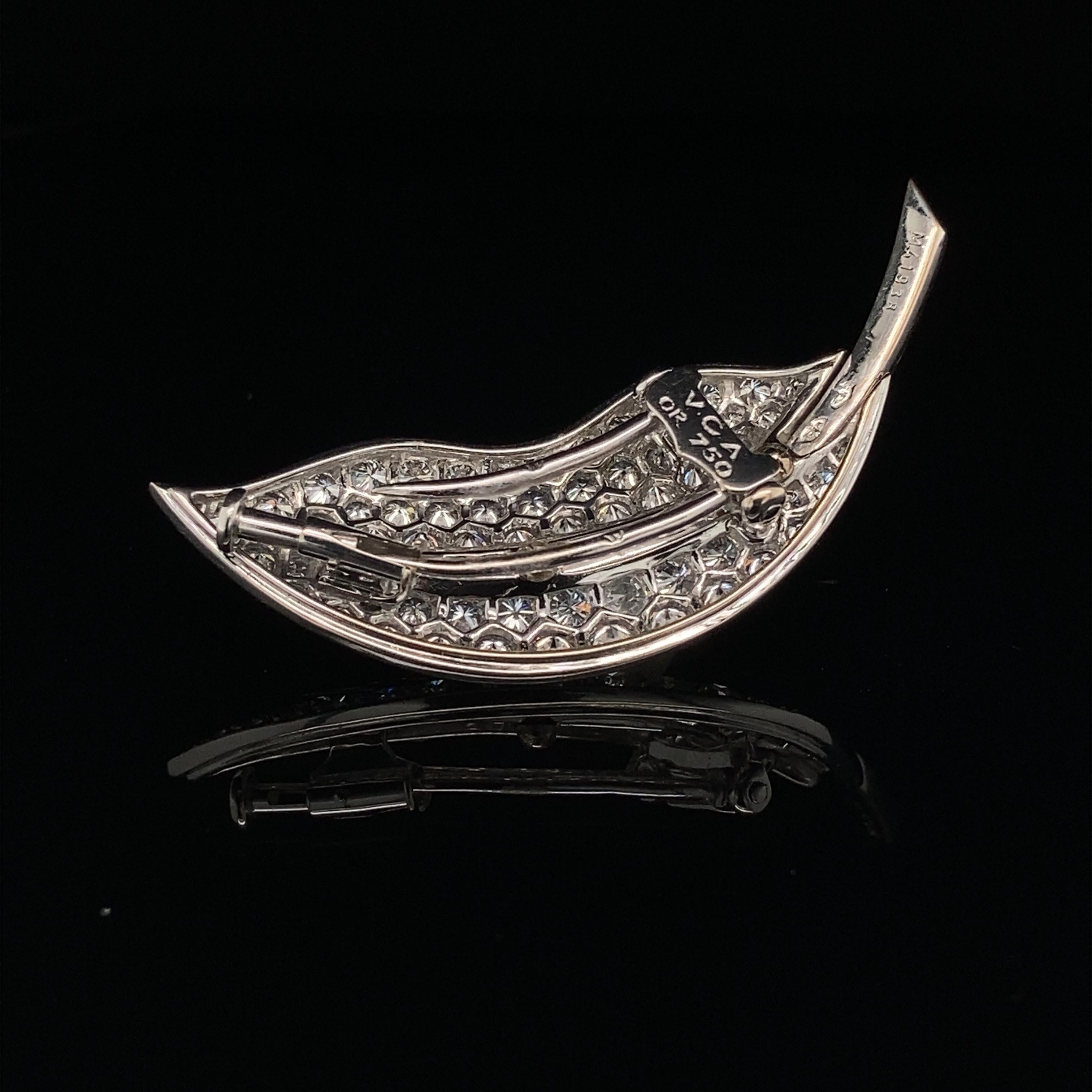 Brilliant Cut Van Cleef & Arpels White Gold and Diamond Leaf Brooch For Sale