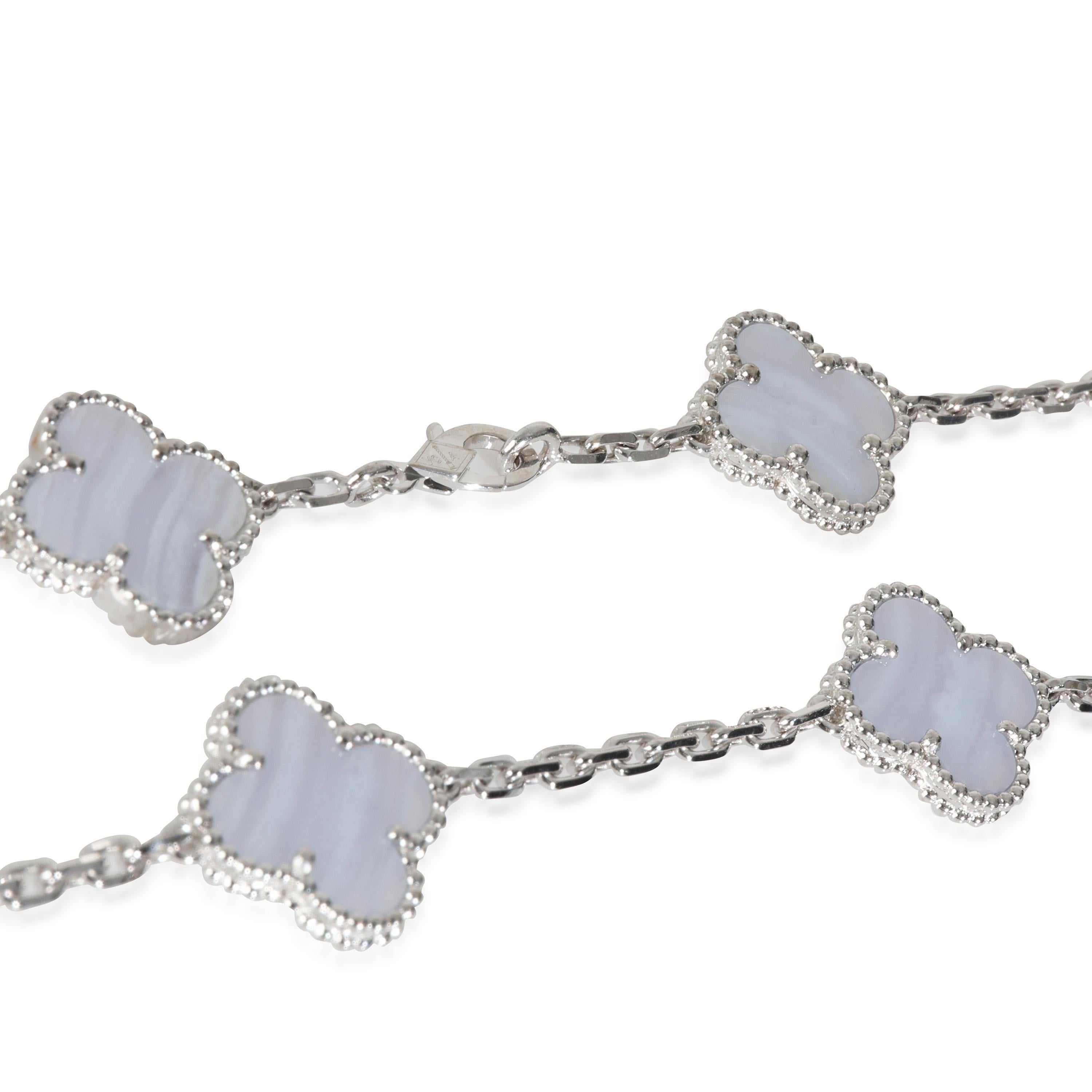 Van Cleef & Arpels White Gold Chalcedony Vintage Alhambra 10 Station Necklace In condizioni ottime in vendita a New York, NY