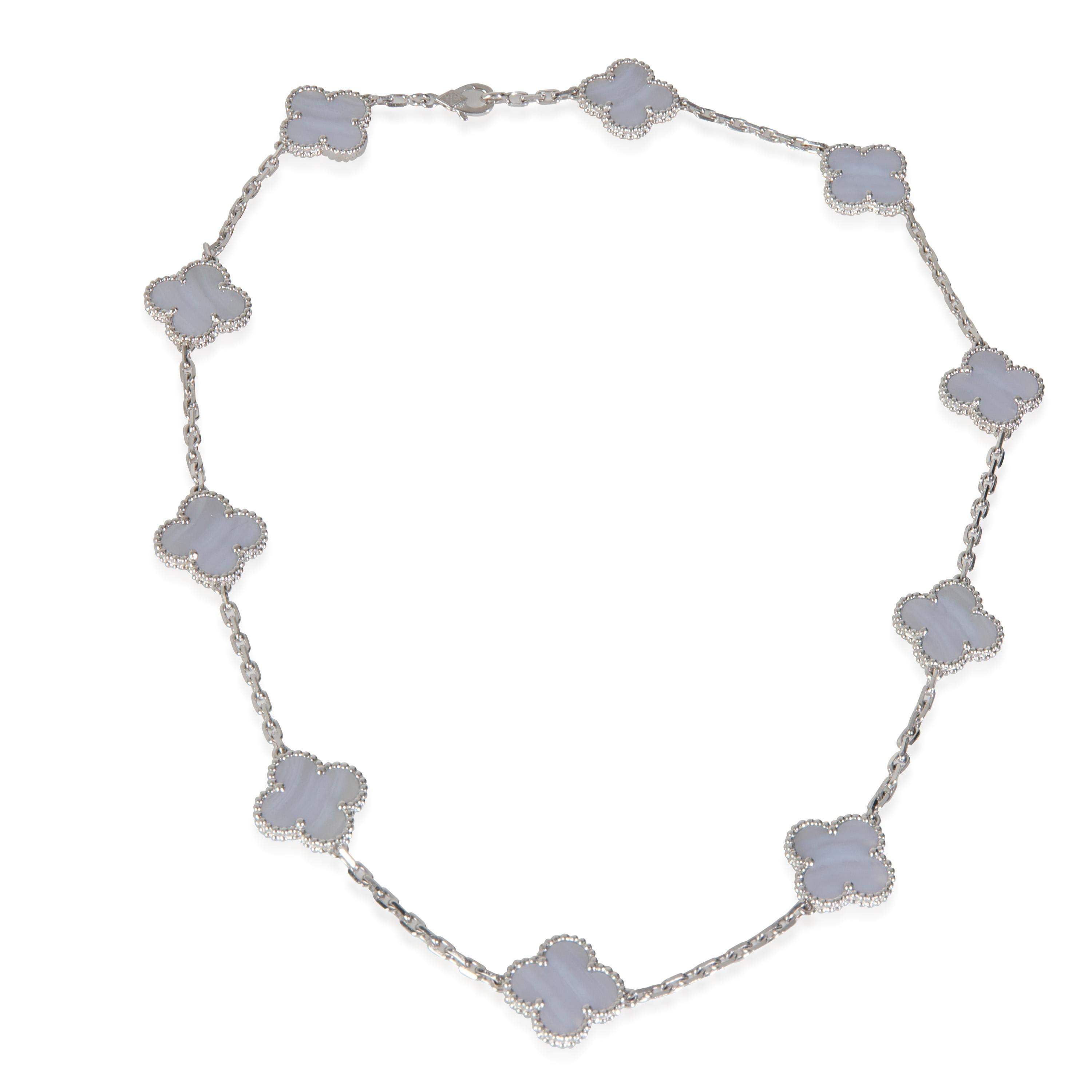 da uomo o donna Van Cleef & Arpels White Gold Chalcedony Vintage Alhambra 10 Station Necklace in vendita