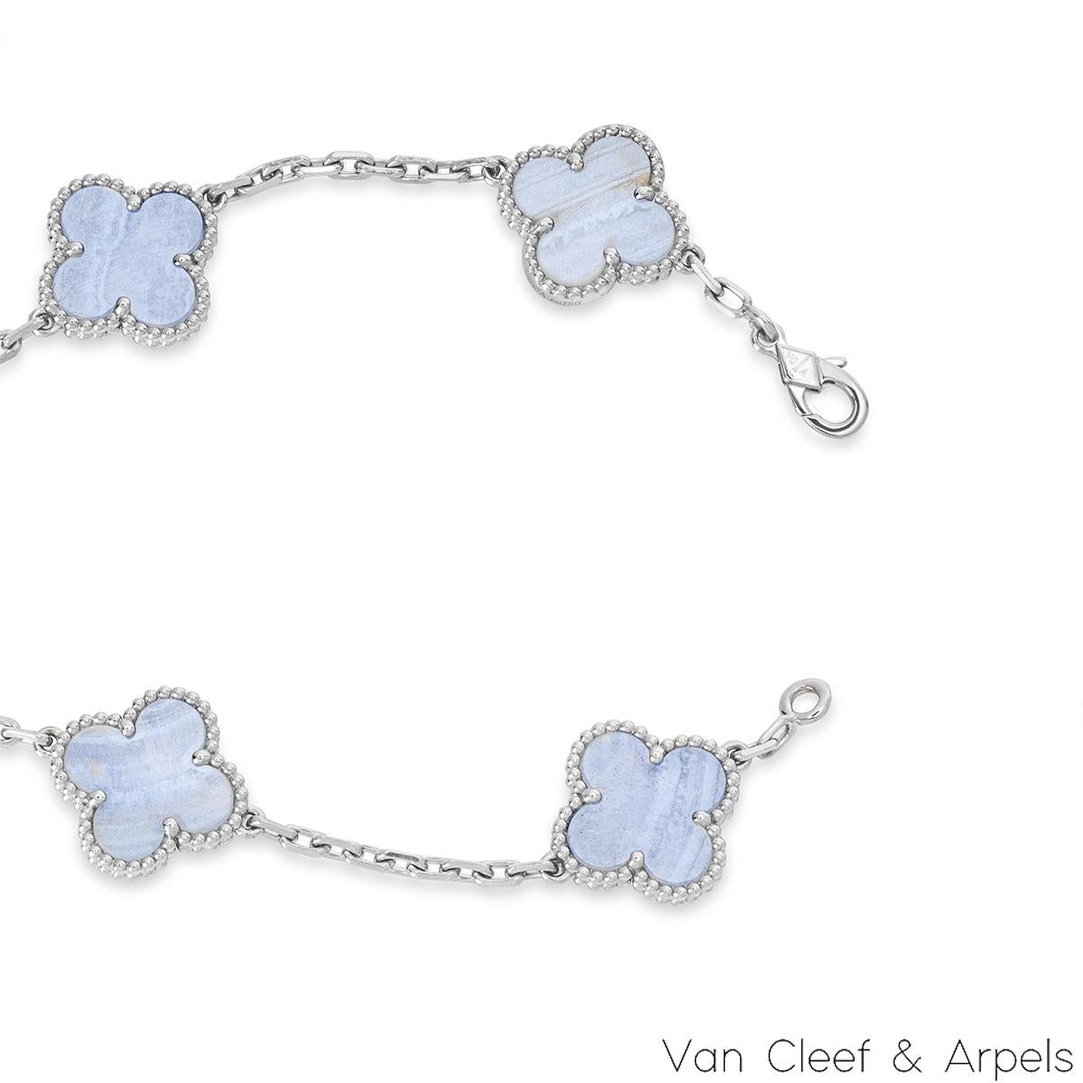 Van Cleef & Arpels White Gold Chalcedony Vintage Alhambra 5 Motif Bracelet VCARD In Excellent Condition In London, GB
