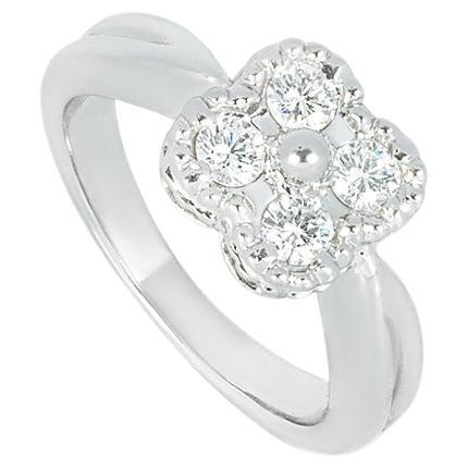 Bague Alhambra en or blanc et diamants de Van Cleef & Arpels en vente