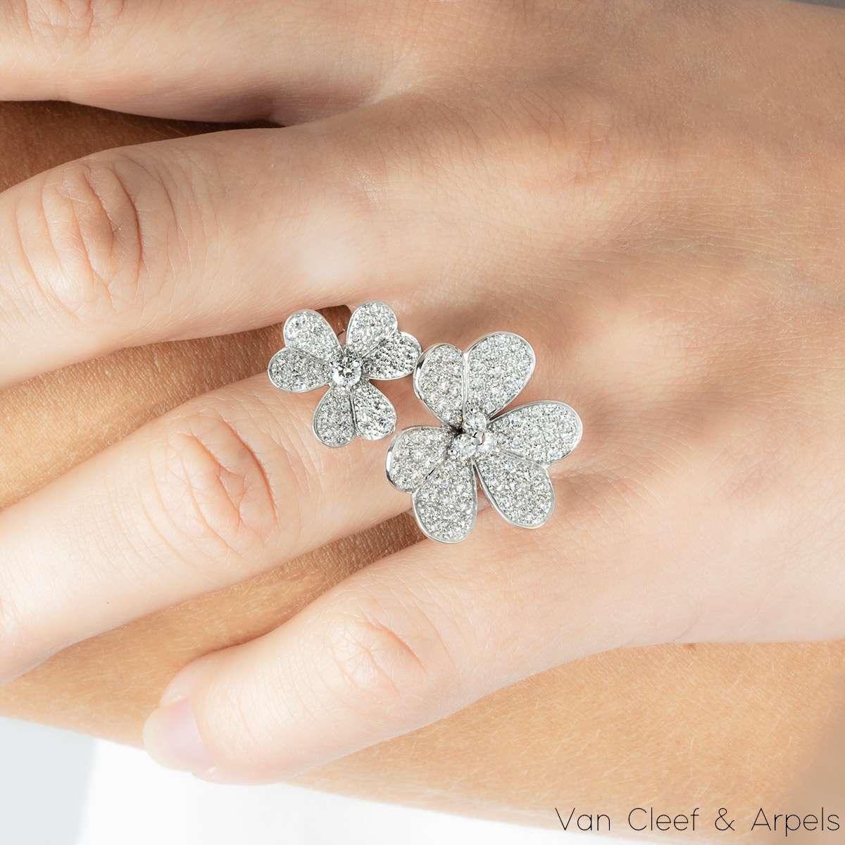 Van Cleef & Arpels Bague Frivole Between The Finger en or blanc et diamants VCARB67500 en vente 2