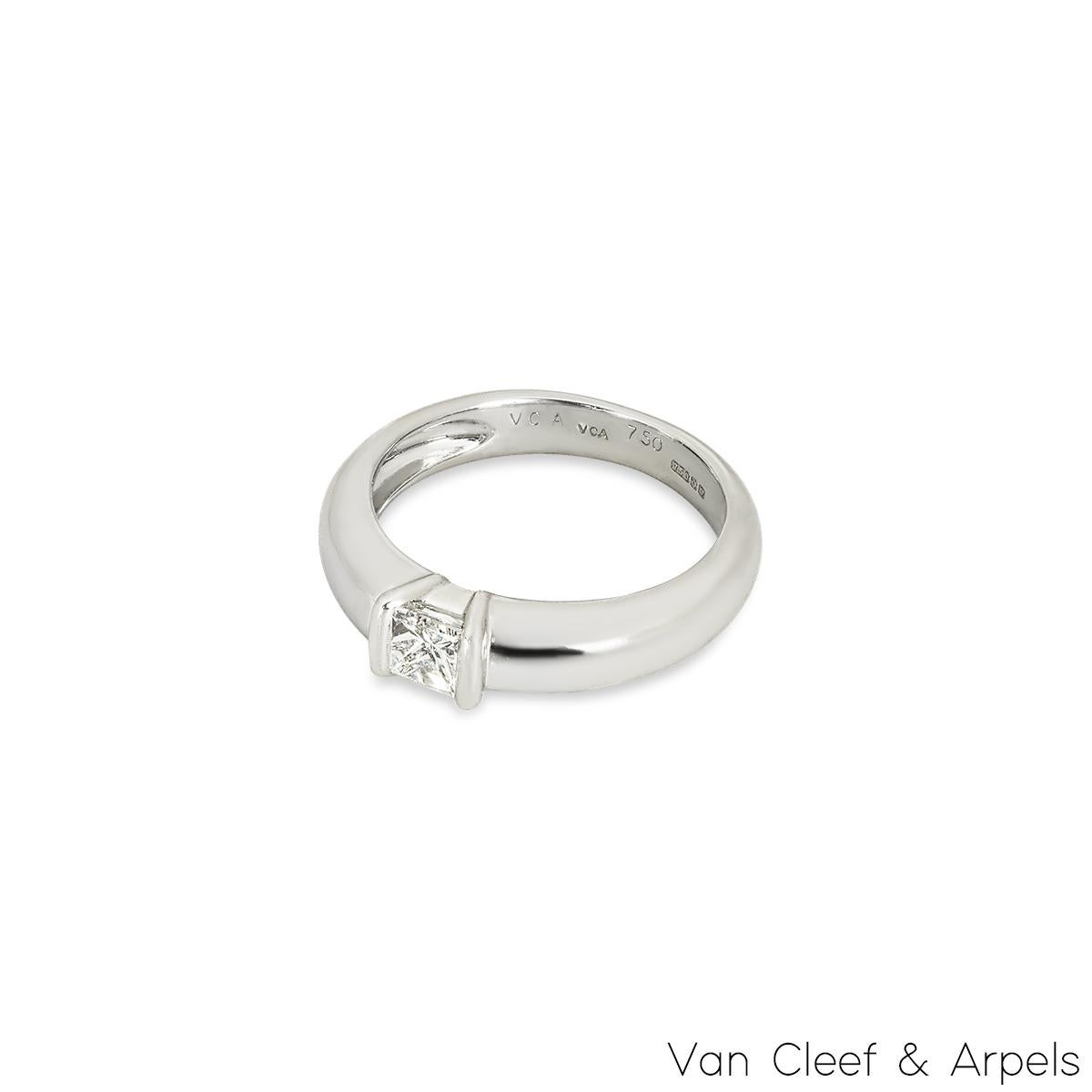 Van Cleef & Arpels Weißgold-Diamantring 0,24 Karat im Zustand „Hervorragend“ im Angebot in London, GB