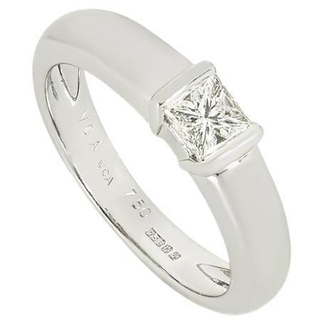 Van Cleef & Arpels White Gold Diamond Ring 0.24 Carat For Sale