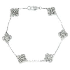 Van Cleef & Arpels Bracelet Sweet Alhambra à 5 motifs en or blanc et diamants VCARO85700