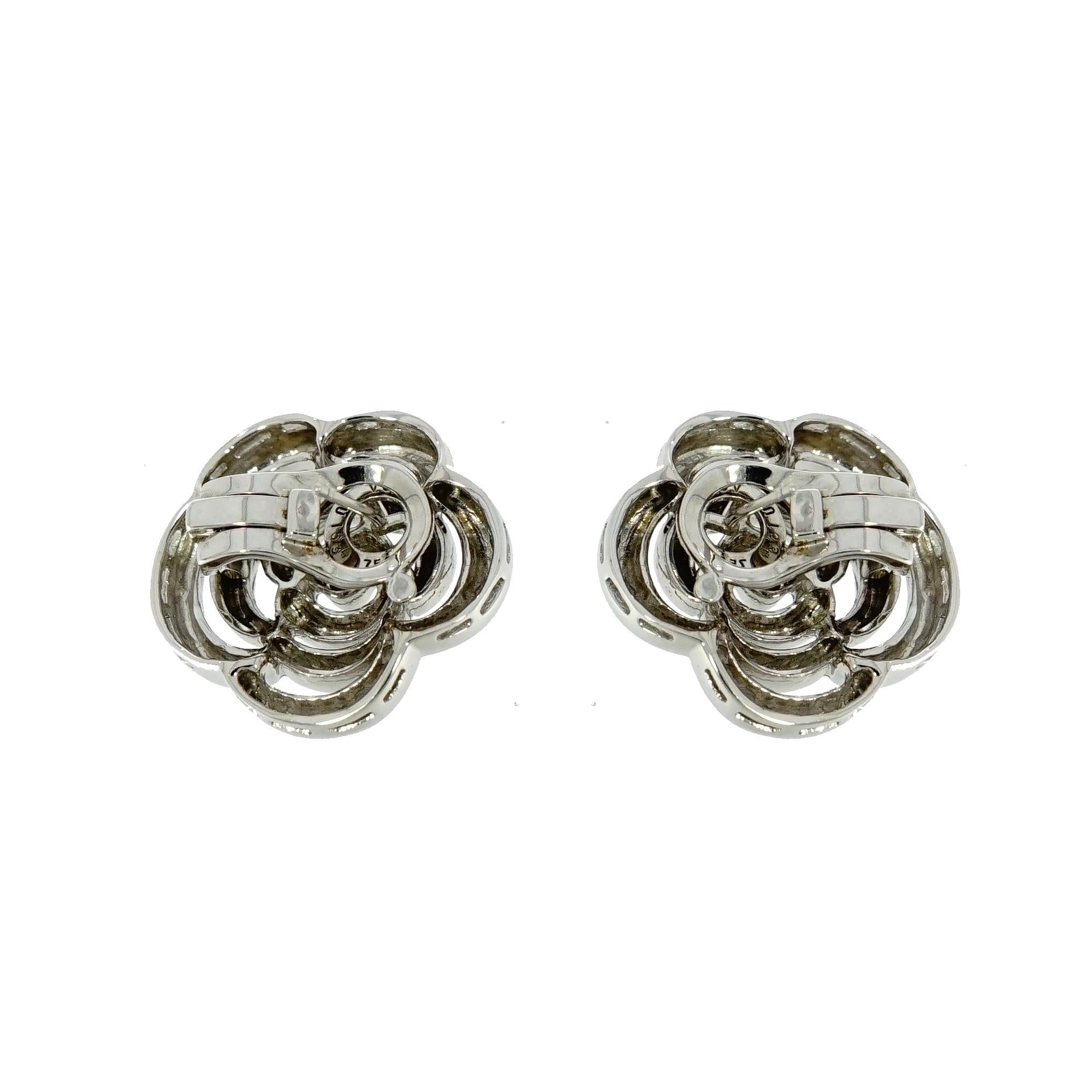 Modern Van Cleef & Arpels White Gold Flower Stud Earrings