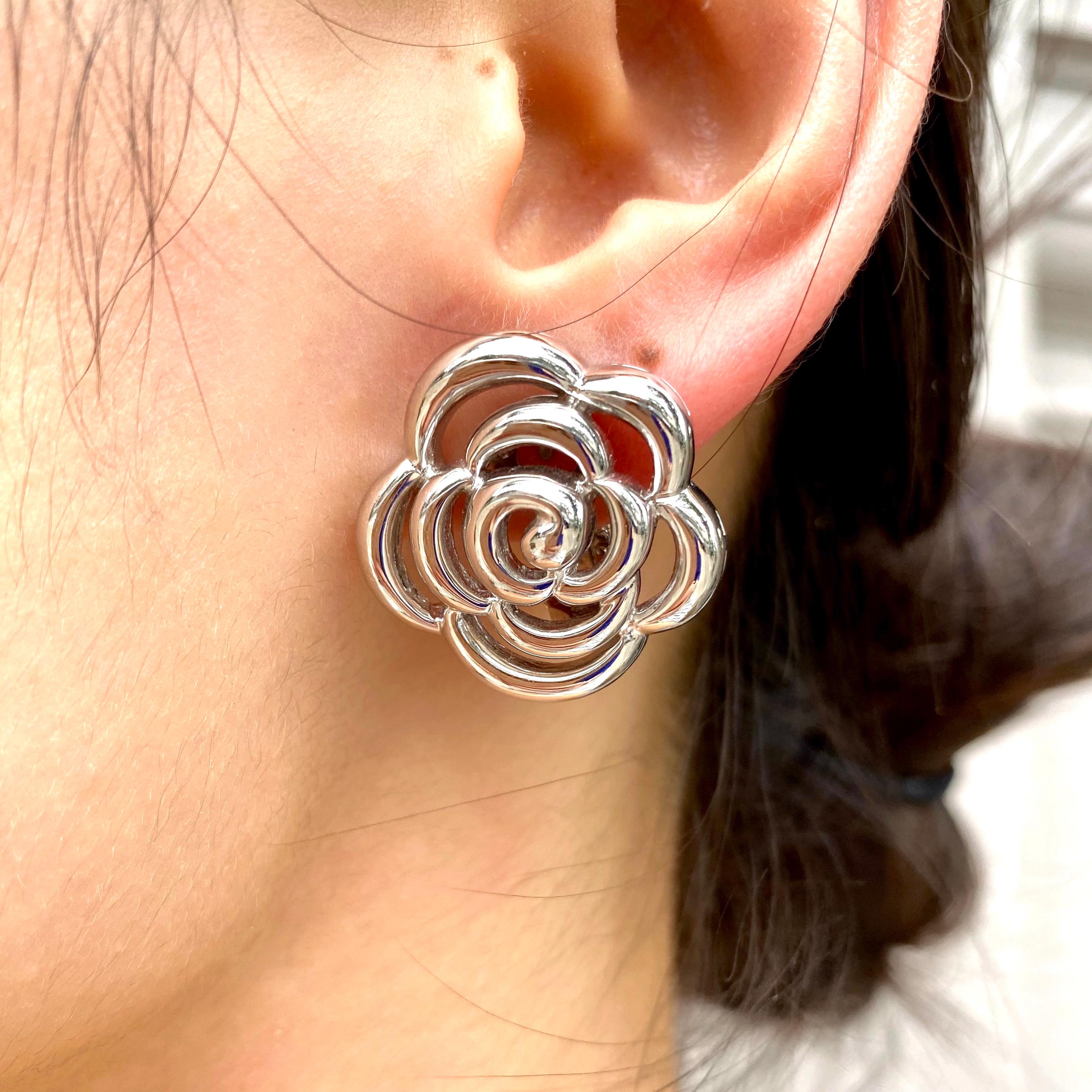 Van Cleef & Arpels White Gold Flower Stud Earrings 2