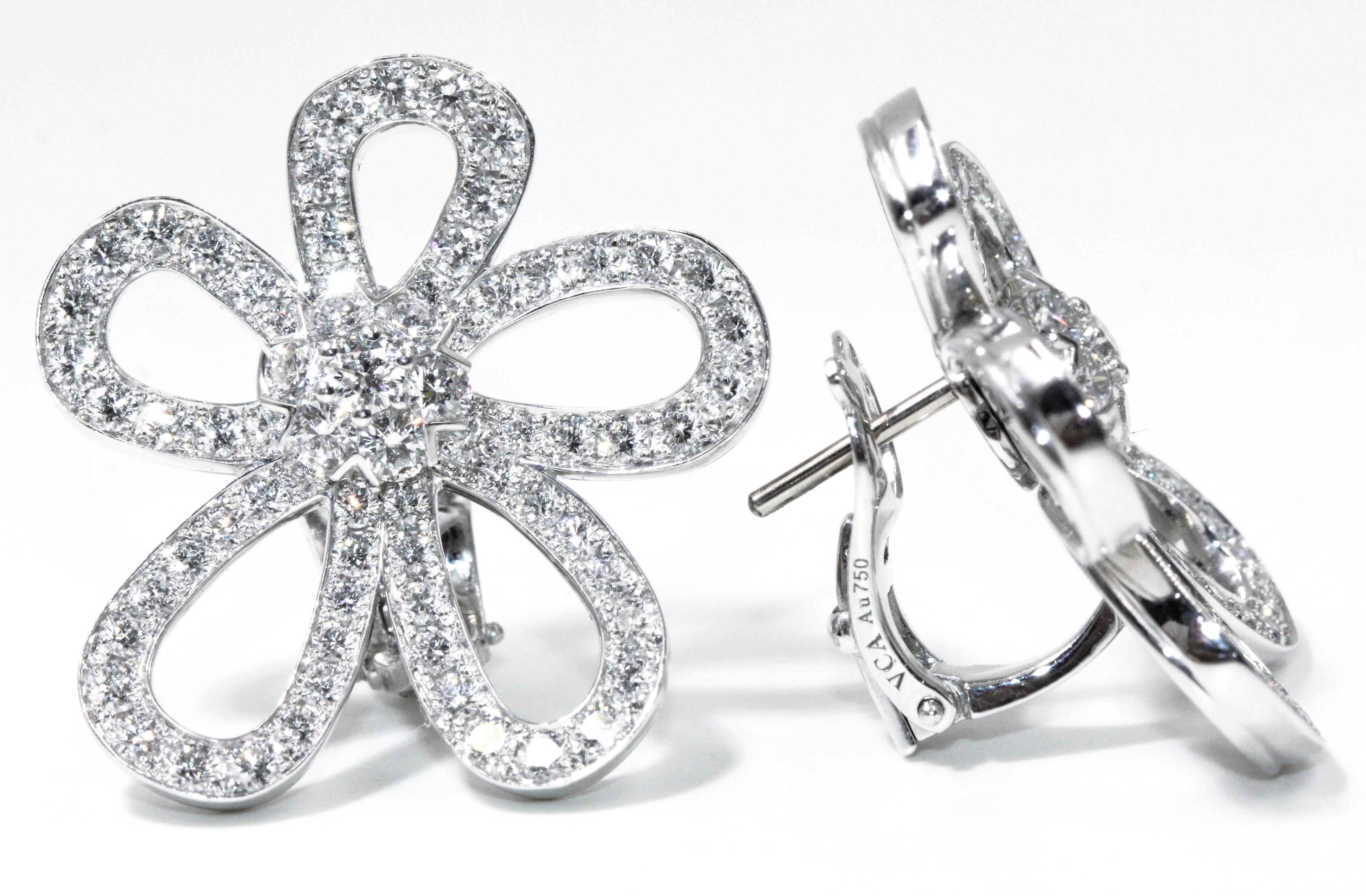 Van Cleef & Arpels White Gold Flowerlace Diamond Earrings For Sale 2