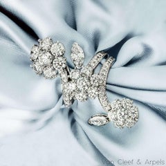Van Cleef & Arpels White Gold Folie Des Pres Diamond Ring Size 53 4.00ct TDW