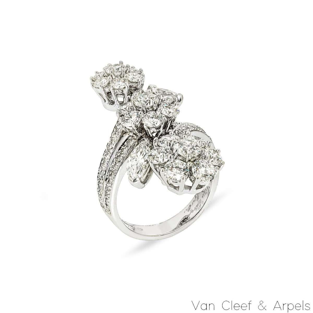 Taglio brillante Van Cleef & Arpels Anello con diamanti in oro bianco Folie Des Pres Misura 53 4,00ct TDW in vendita