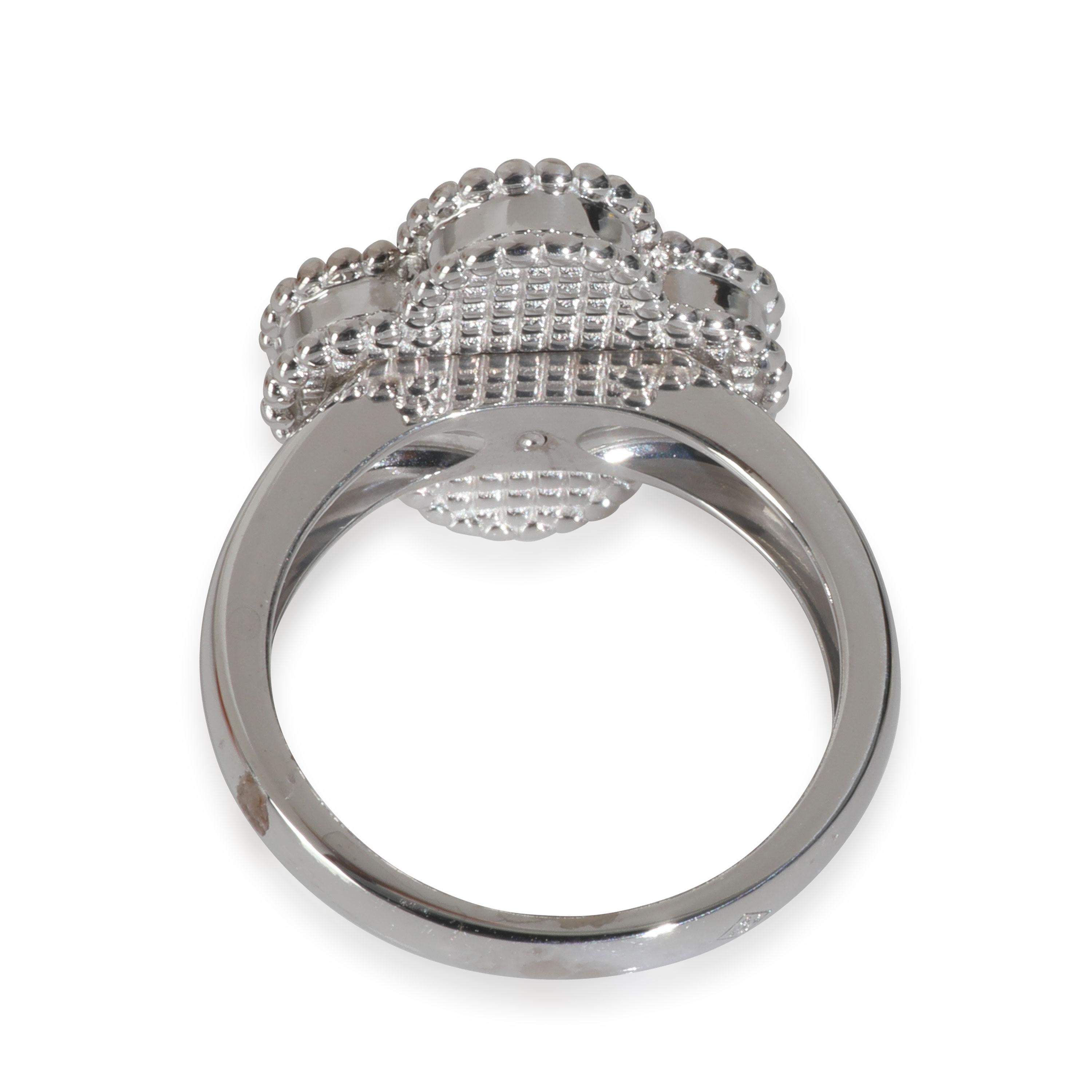 Van Cleef & Arpels White Gold Mother Of Pearl and Diamond Vintage Alhambra Ring In condizioni ottime in vendita a New York, NY