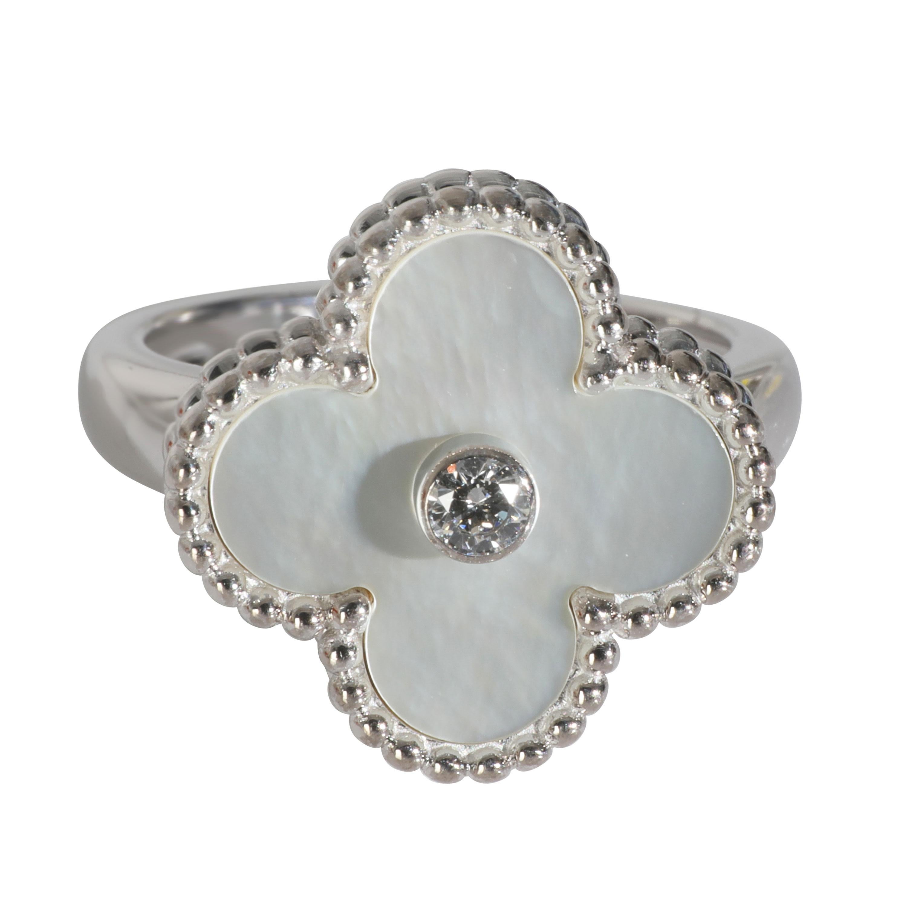 da uomo o donna Van Cleef & Arpels White Gold Mother Of Pearl and Diamond Vintage Alhambra Ring in vendita