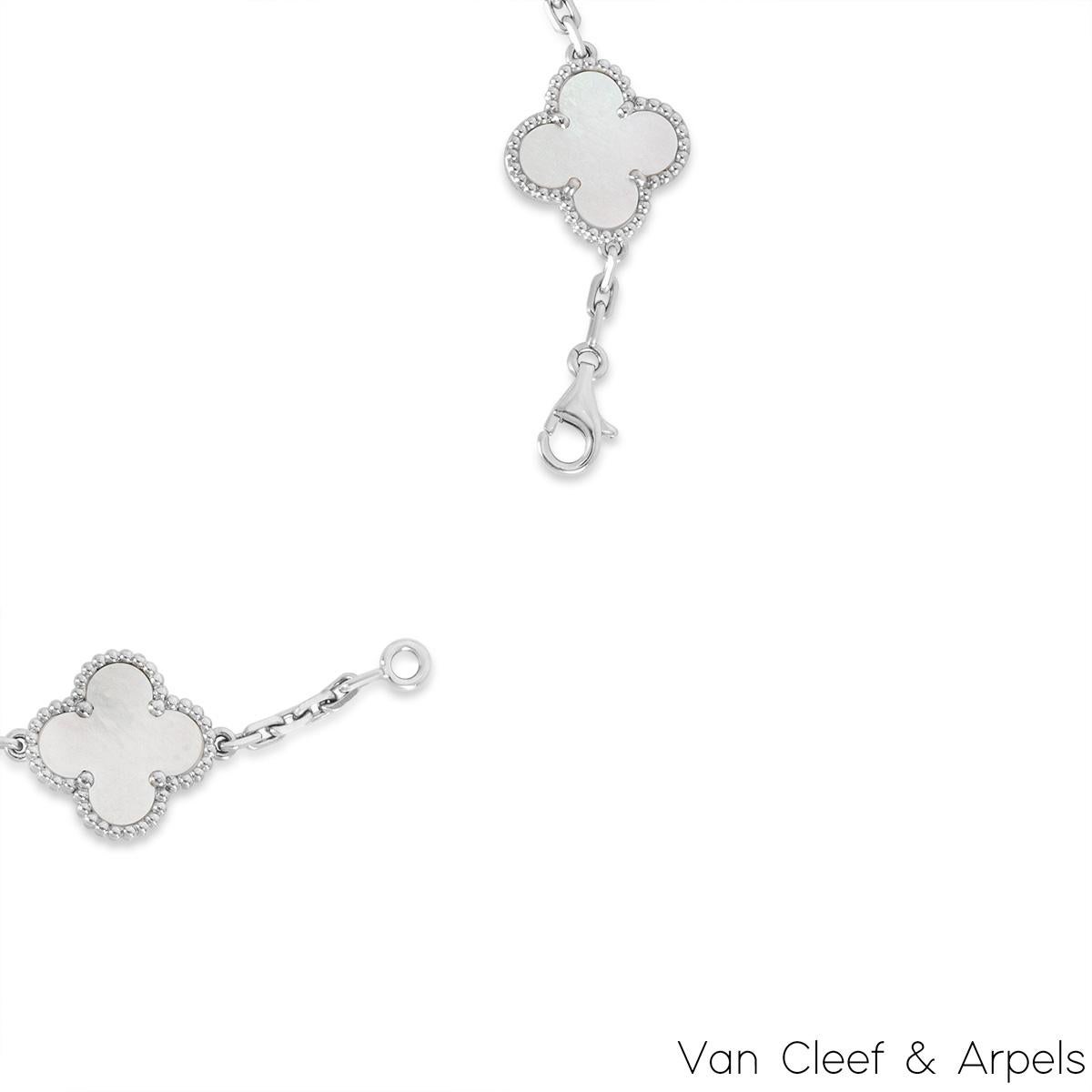 Van Cleef & Arpels, collier vintage Alhambra 20 à motifs Pour femmes en vente