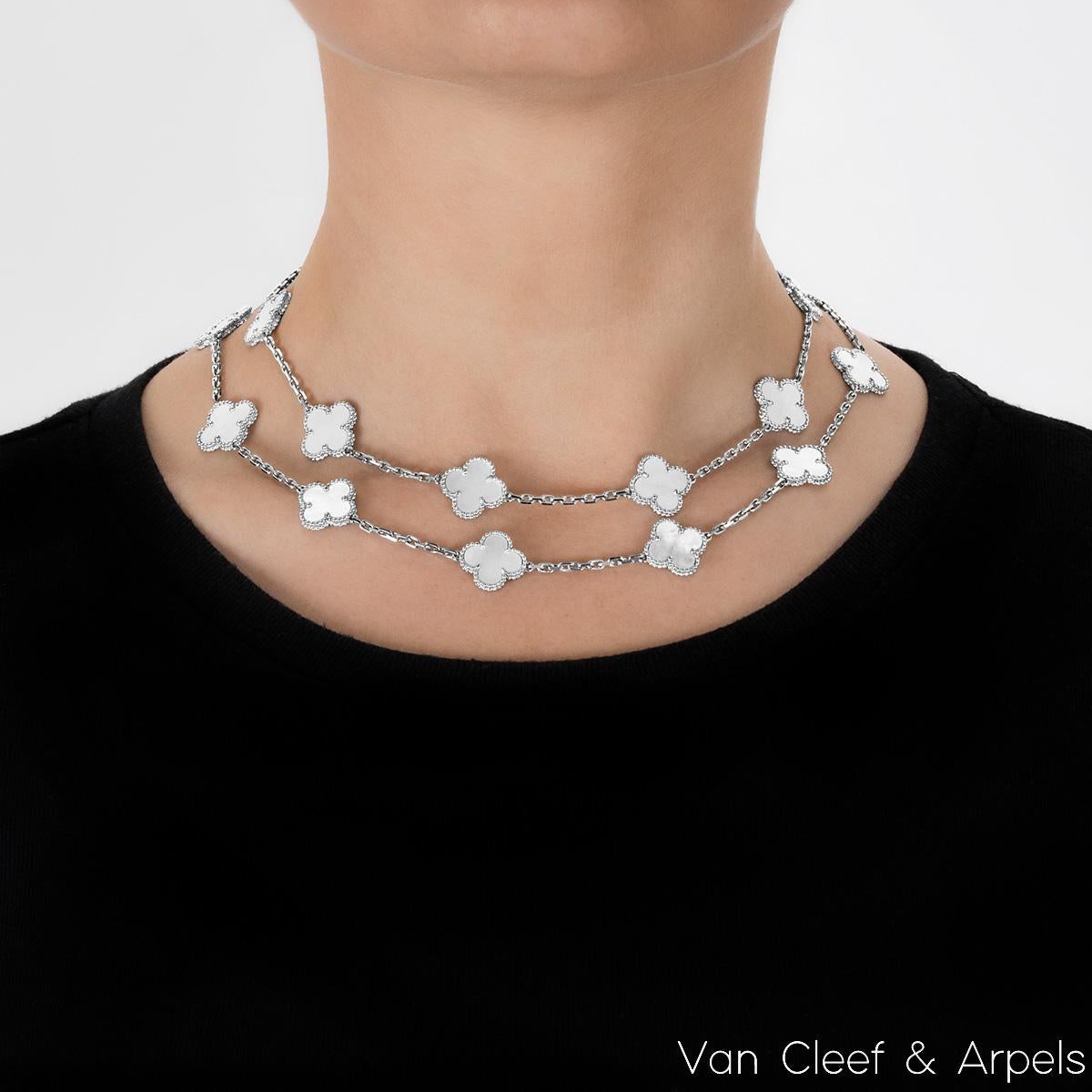 Van Cleef & Arpels White Gold Mother of Pearl Vintage Alhambra 20 Motif Necklace For Sale 1