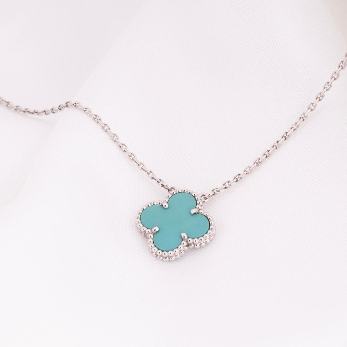 Women's or Men's Van Cleef & Arpels White Gold Vintage Alhambra Turquoise Necklace VCARB87000