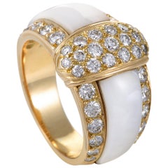 Van Cleef
Arpels Womens 18 Karat Yellow Gold Diamond and Mother of Pearl Ring Van Cleef
Arpels Womens 18 Karat Yellow Gold Diamond and Mother of Pearl Ring