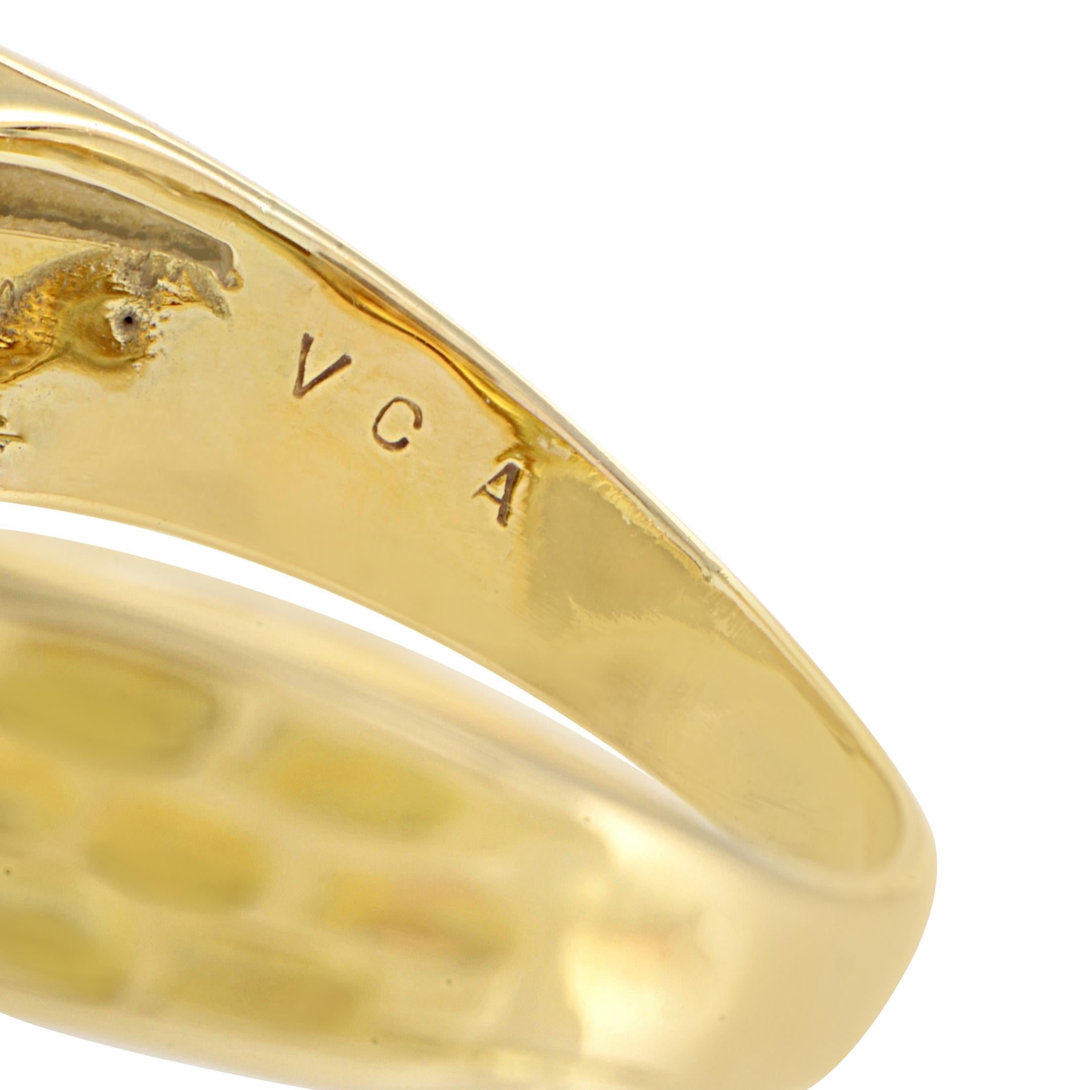 Van Cleef & Arpels Women's 18 Karat Gold Diamond and Tiger's Eye Heart Ring 2