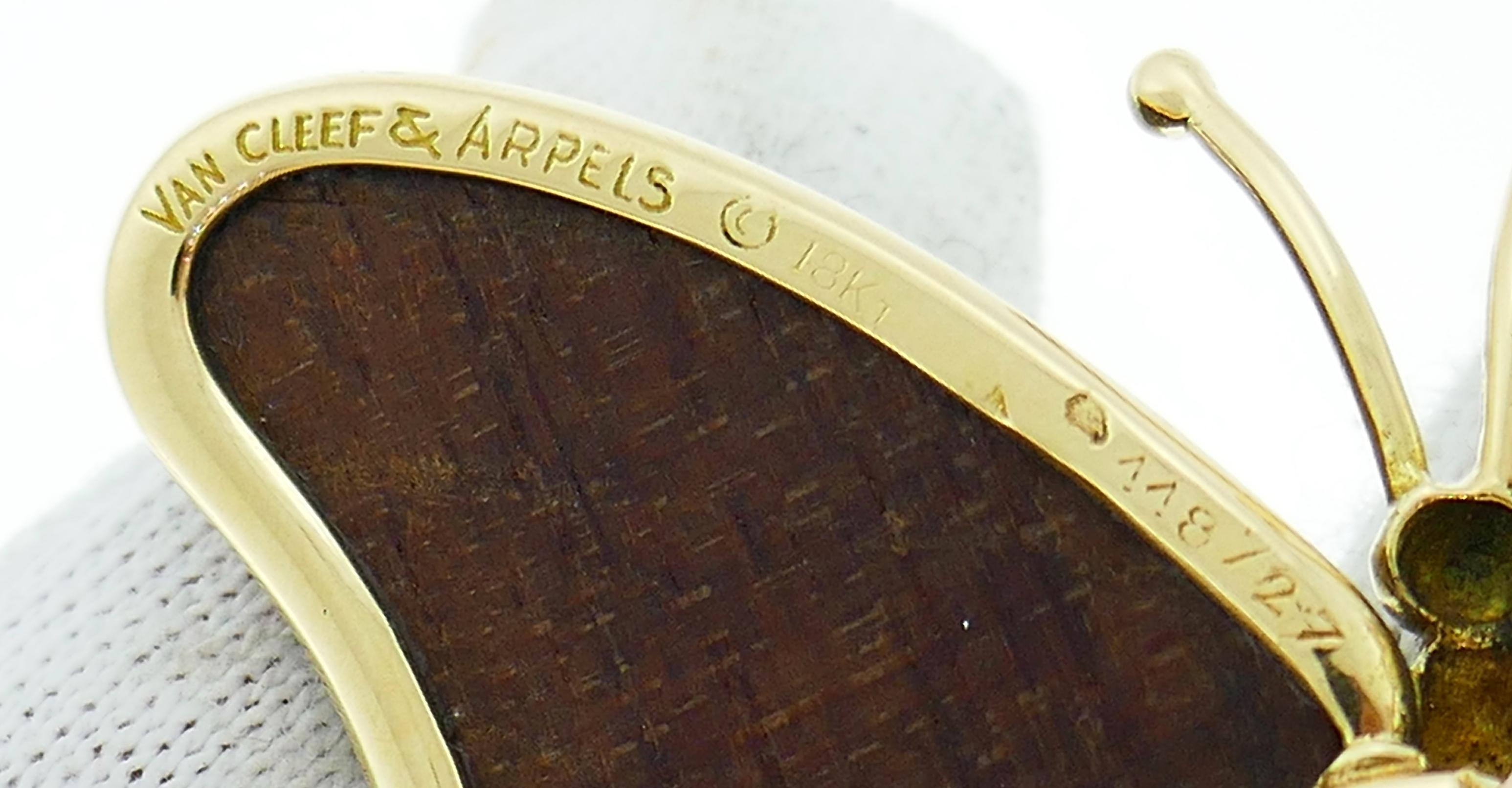 Women's or Men's Van Cleef & Arpels Wood Gold Butterfly Pin Brooch Clip VCA For Sale