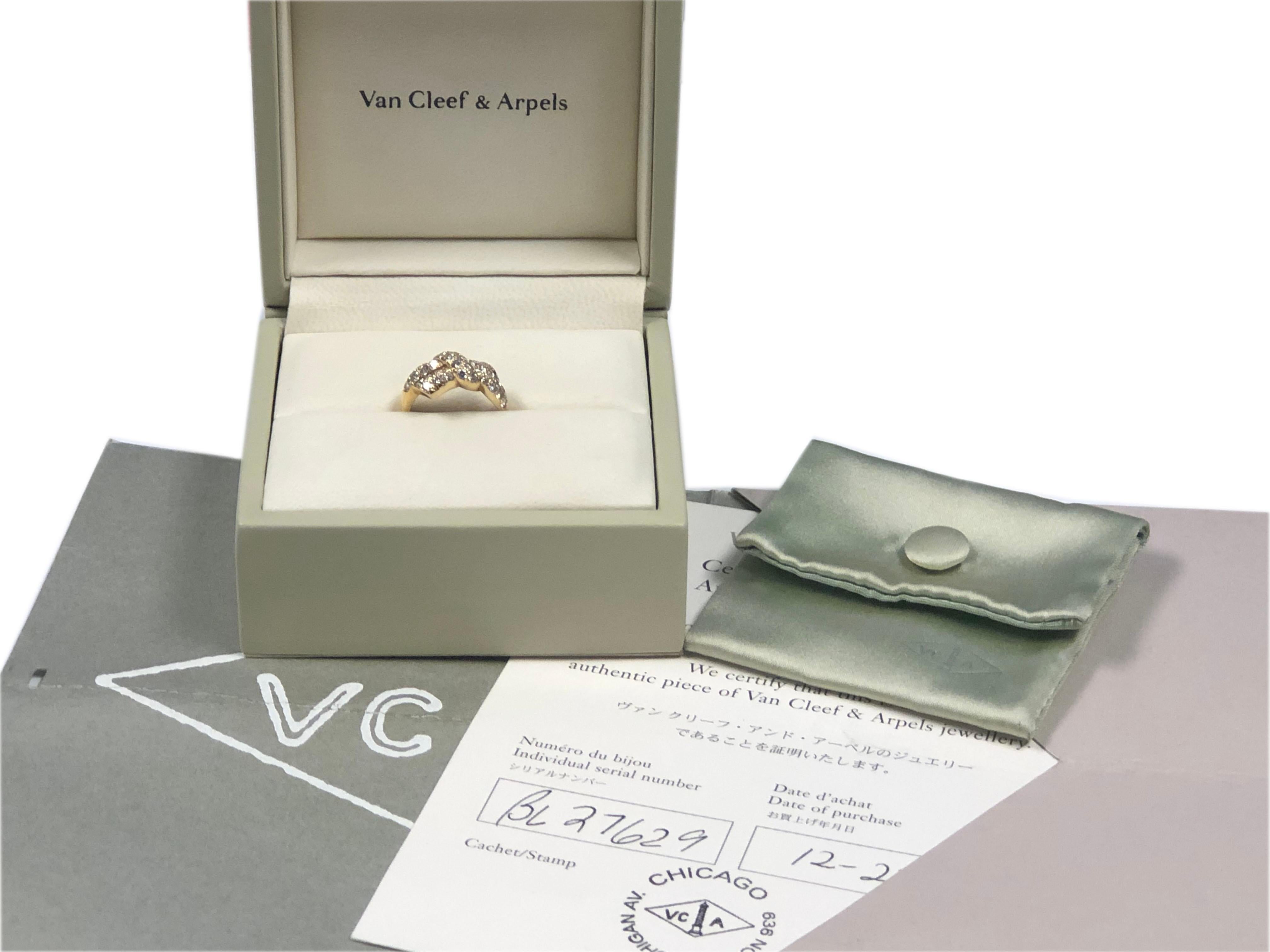 Women's or Men's Van Cleef & Arpels Yellow Gold and Diamond Bow Ring