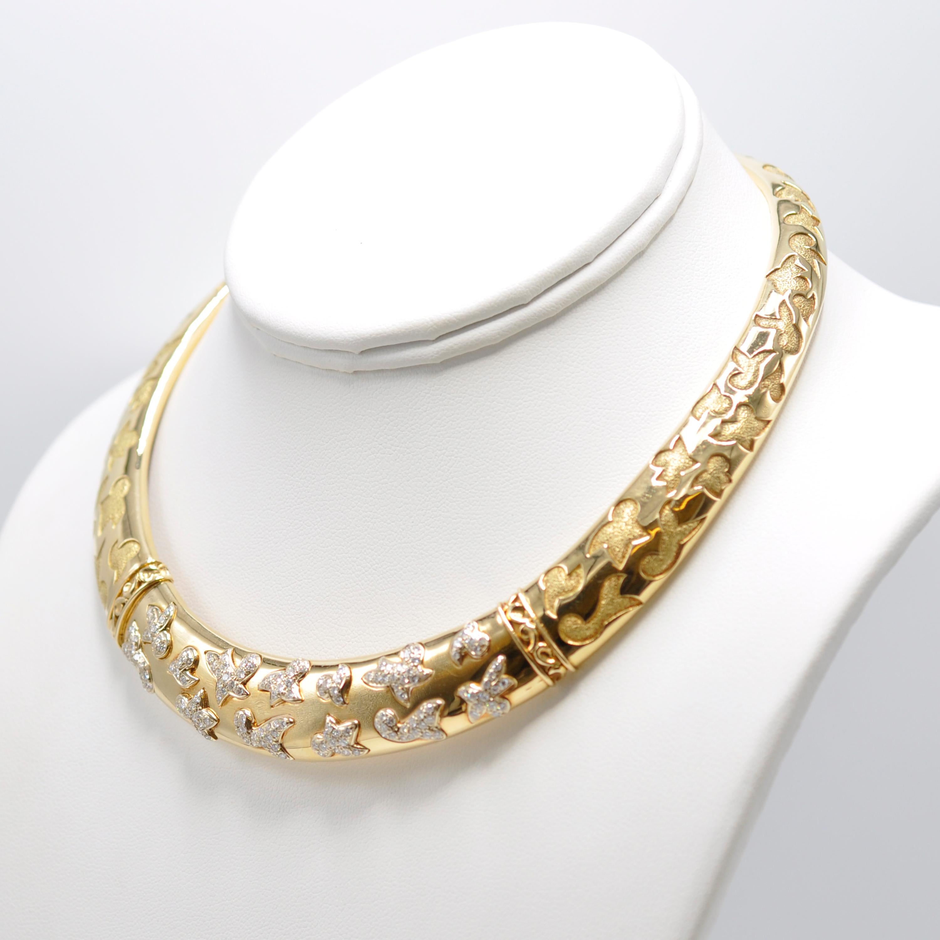 Van Cleef and Arpels Yellow Gold and Diamond Dove Collar Necklace For Sale  at 1stDibs