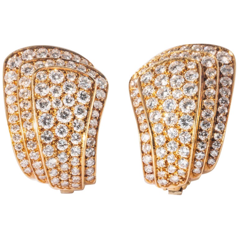 Van Cleef and Arpels Yellow Gold and Diamond Pave Clip Earrings 'Vintage'  For Sale at 1stDibs | van cleef earrings, vintage diamond clip on earrings,  gold diamond clip on earrings