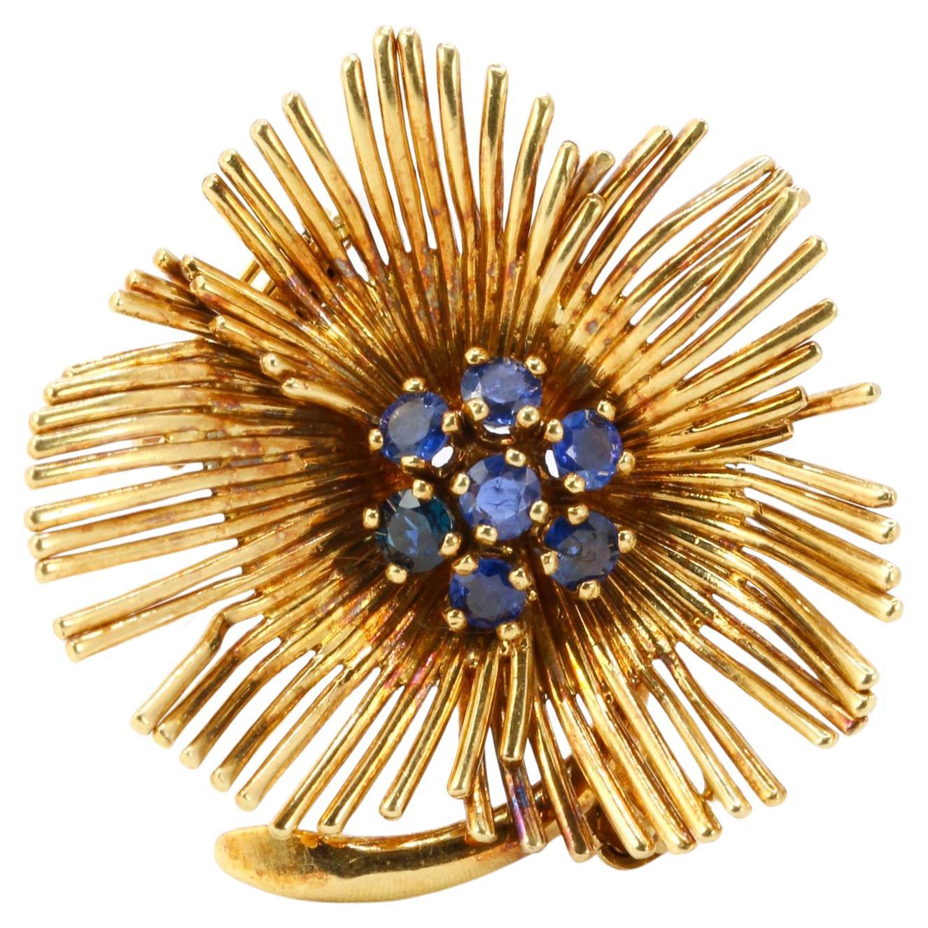 Van Cleef & Arpels yellow gold and sapphires Flower clip brooch