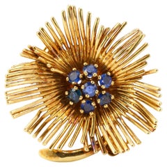 Van Cleef & Arpels yellow gold and sapphires Flower clip brooch