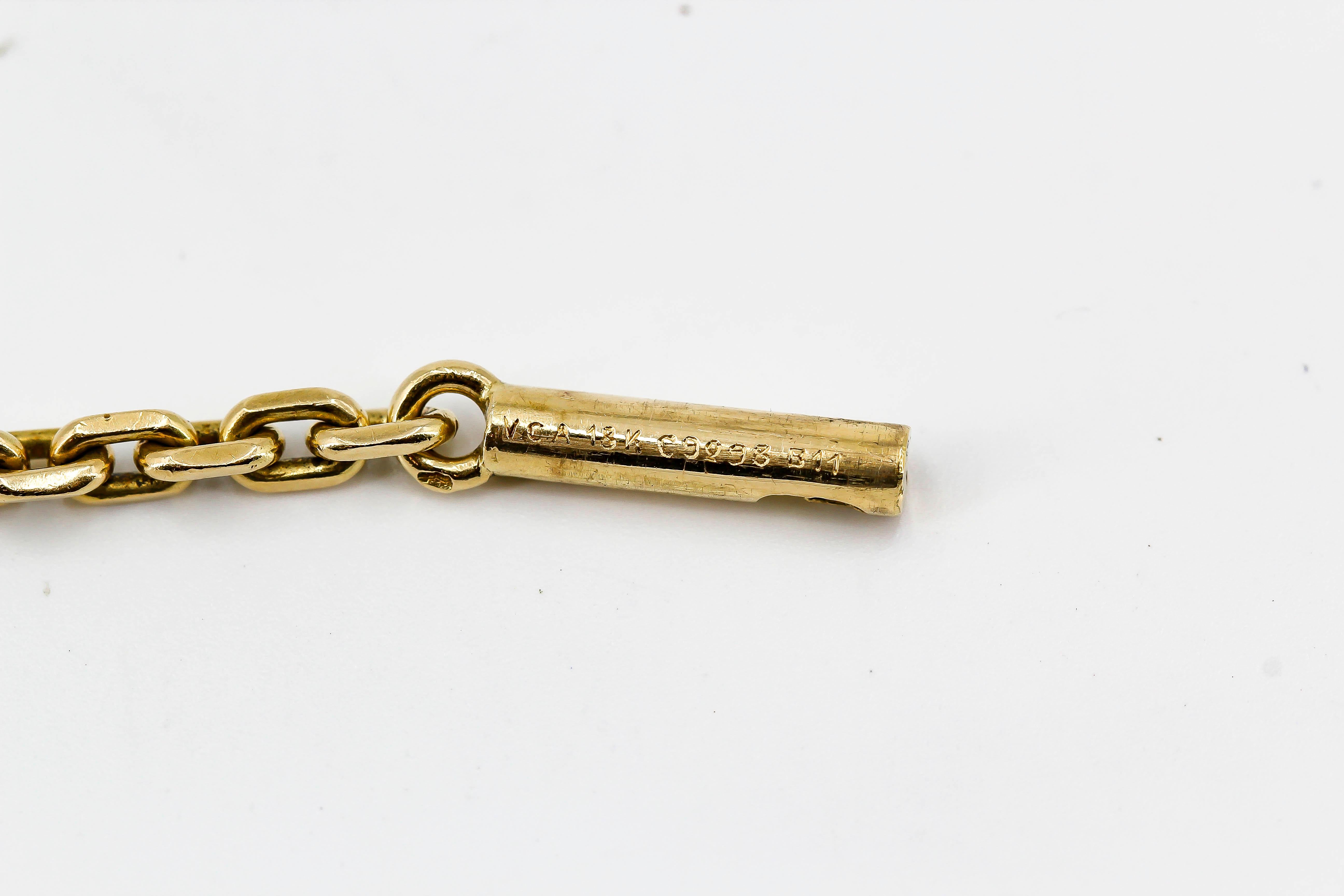 Van Cleef & Arpels Yellow Gold and Wood Keychain In Good Condition In New York, NY