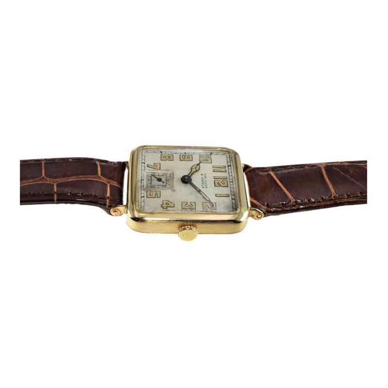Van Cleef & Arpels: 18 Karat Gelbgold Art-Déco-Uhr mit Handaufzug, ca. 1930er Jahre für Damen oder Herren im Angebot