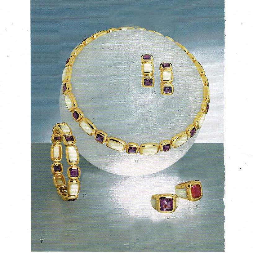 Van Cleef & Arpels Yellow Gold Bracelet, Mother of Pearl and Amethysts 2