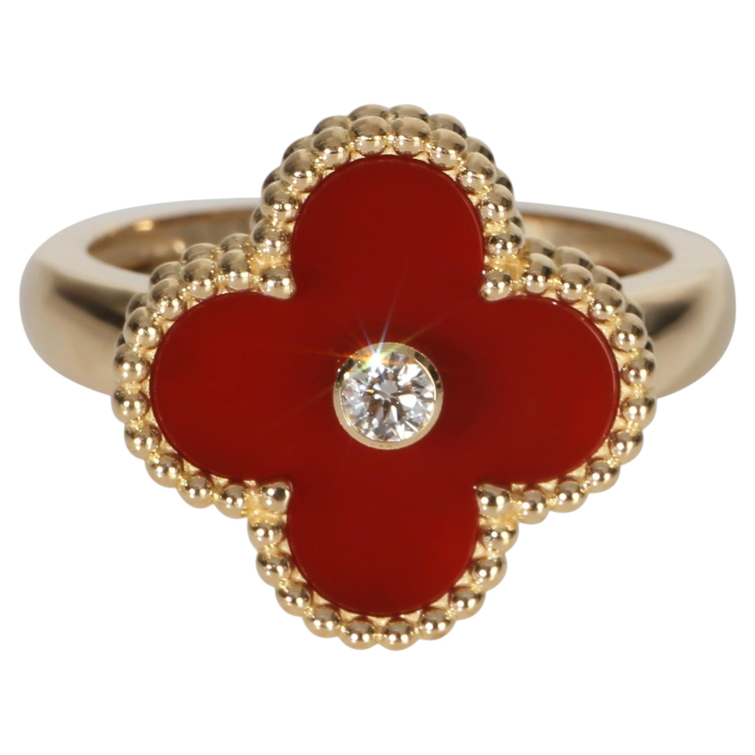 Van Cleef & Arpels Bague Alhambra Vintage en or jaune avec cornaline et diamants