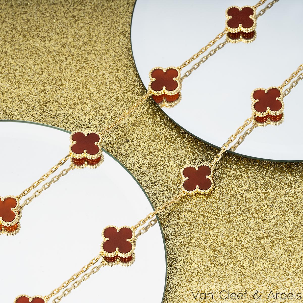 Van Cleef & Arpels Yellow Gold Carnelian Vintage Alhambra 20 Motif Necklace VCAR In Excellent Condition In London, GB