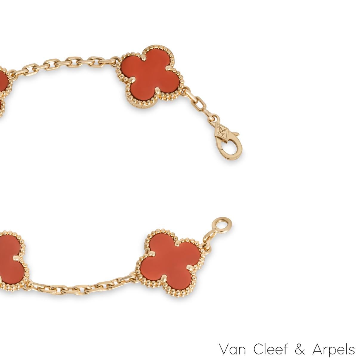 Van Cleef & Arpels Bracelet vintage Alhambra à 5 motifs en or jaune et cornaline 1