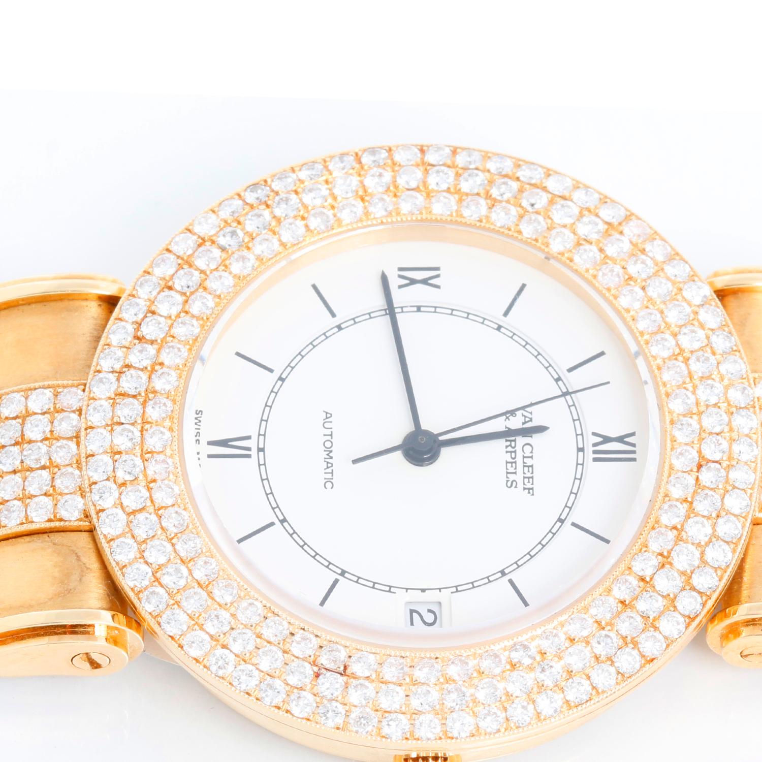 Van Cleef & Arpels Yellow Gold Classique Diamond Ladies Watch For Sale 6