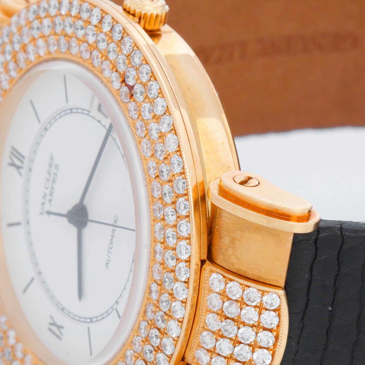 Van Cleef & Arpels Yellow Gold Classique Diamond Ladies Watch In Excellent Condition For Sale In Dallas, TX