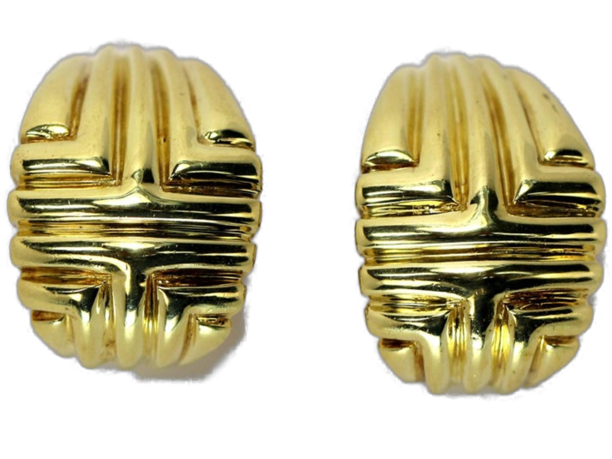 Van Cleef & Arpels Yellow Gold Clip-On Earrings In Good Condition In Palm Beach, FL