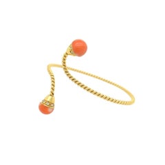 VAN CLEEF & ARPELS Bracelet en or jaune, corail et diamants.