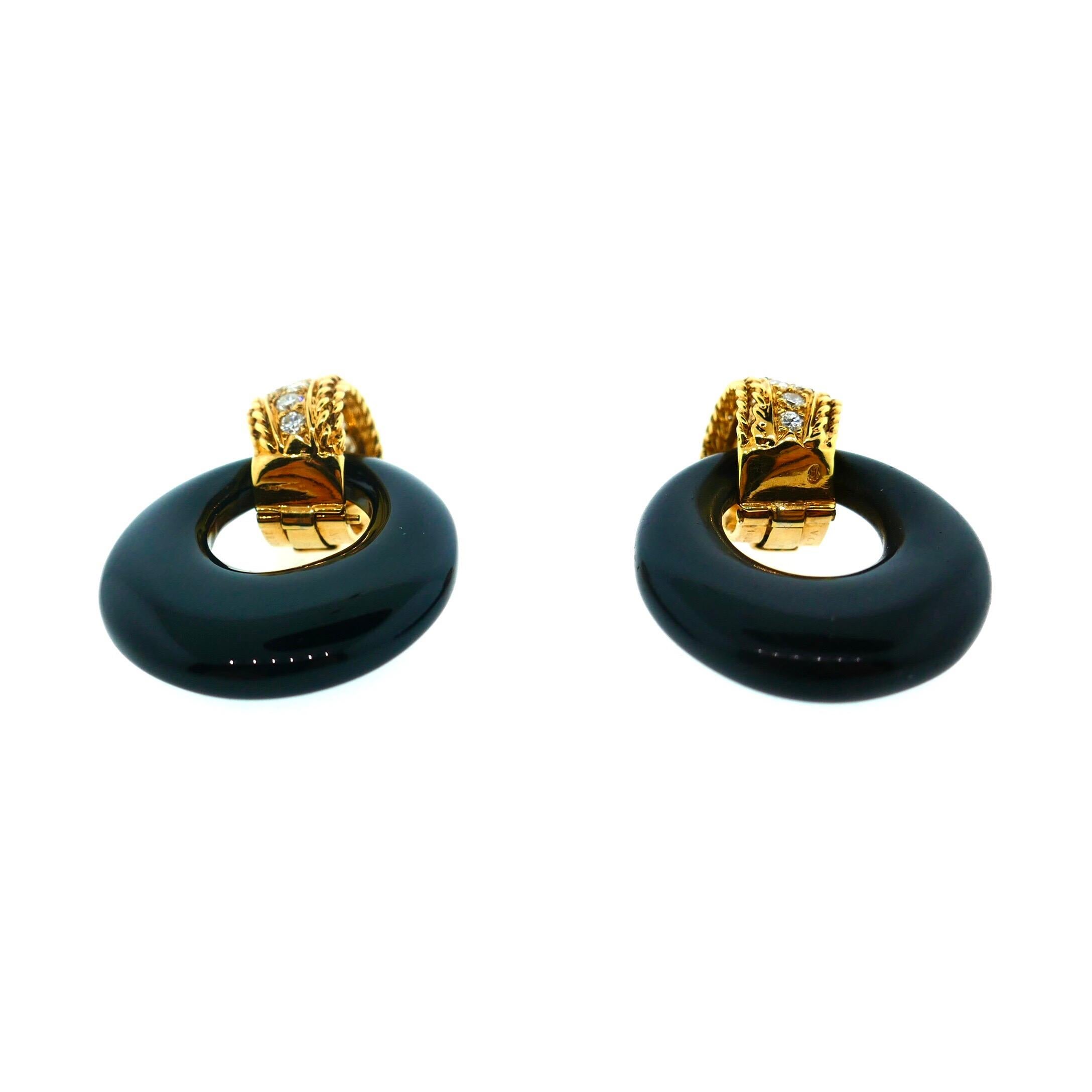 Van Cleef & Arpels Yellow Gold Diamond and Onyx Door Knocker Earrings In Excellent Condition In Beverly Hills, CA