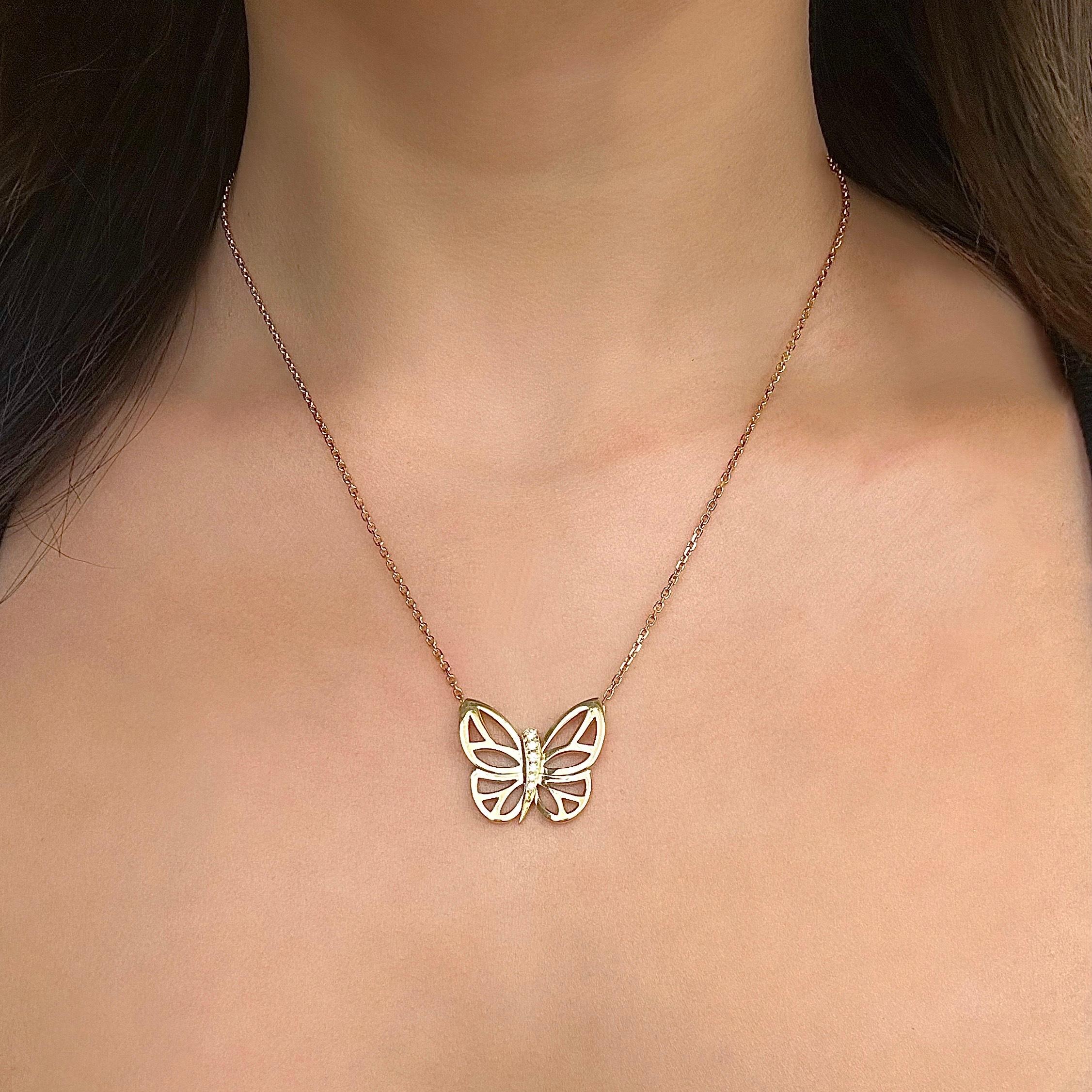 Round Cut Van Cleef & Arpels Yellow Gold Diamond Butterfly Pendant Necklace
