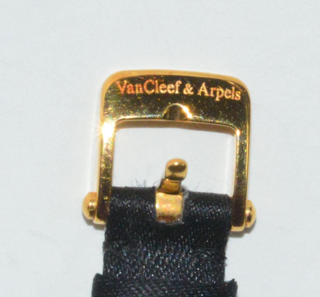 Women's Van Cleef & Arpels yellow gold Diamond Classique quartz Wristwatch