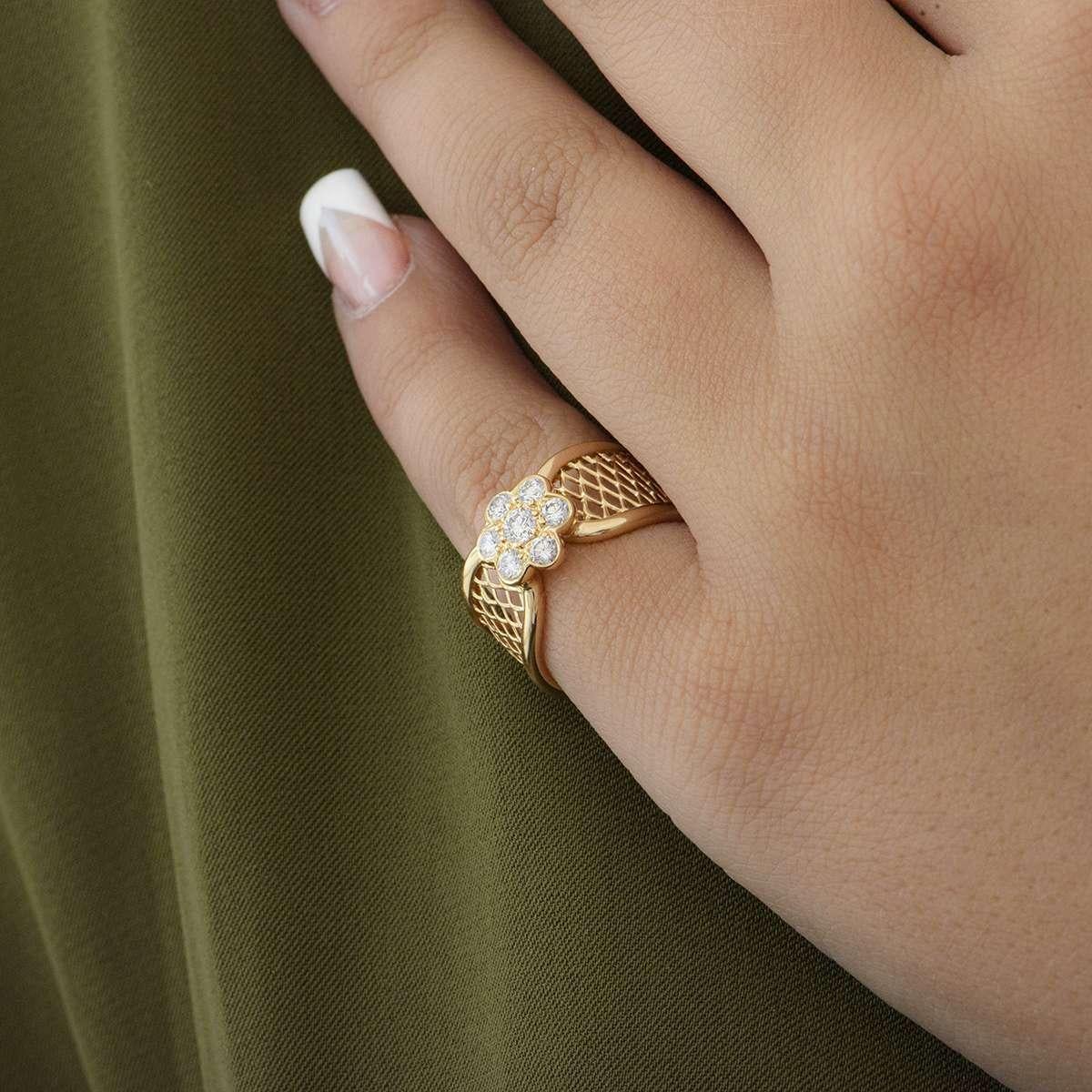 Women's Van Cleef & Arpels Yellow Gold Diamond Fleurette Ring