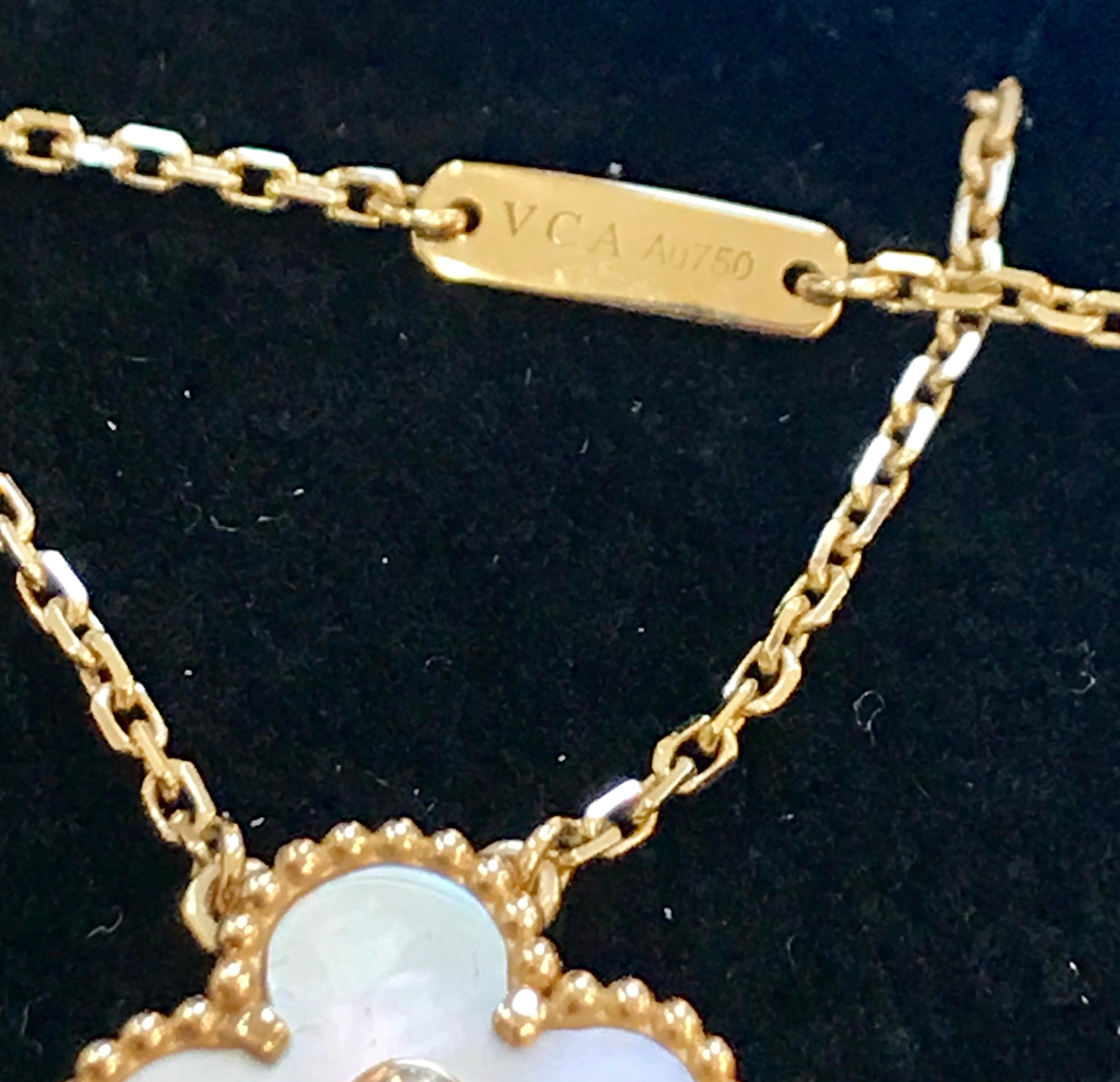 Van Cleef & Arpels Collier Alhambra en or jaune avec un diamant et une seule nacre 1