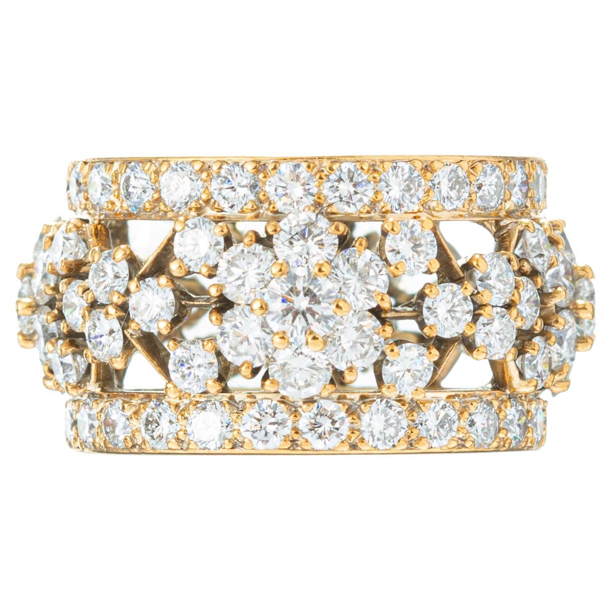 Van Cleef & Arpels Yellow Gold Diamond Snowflake Ring