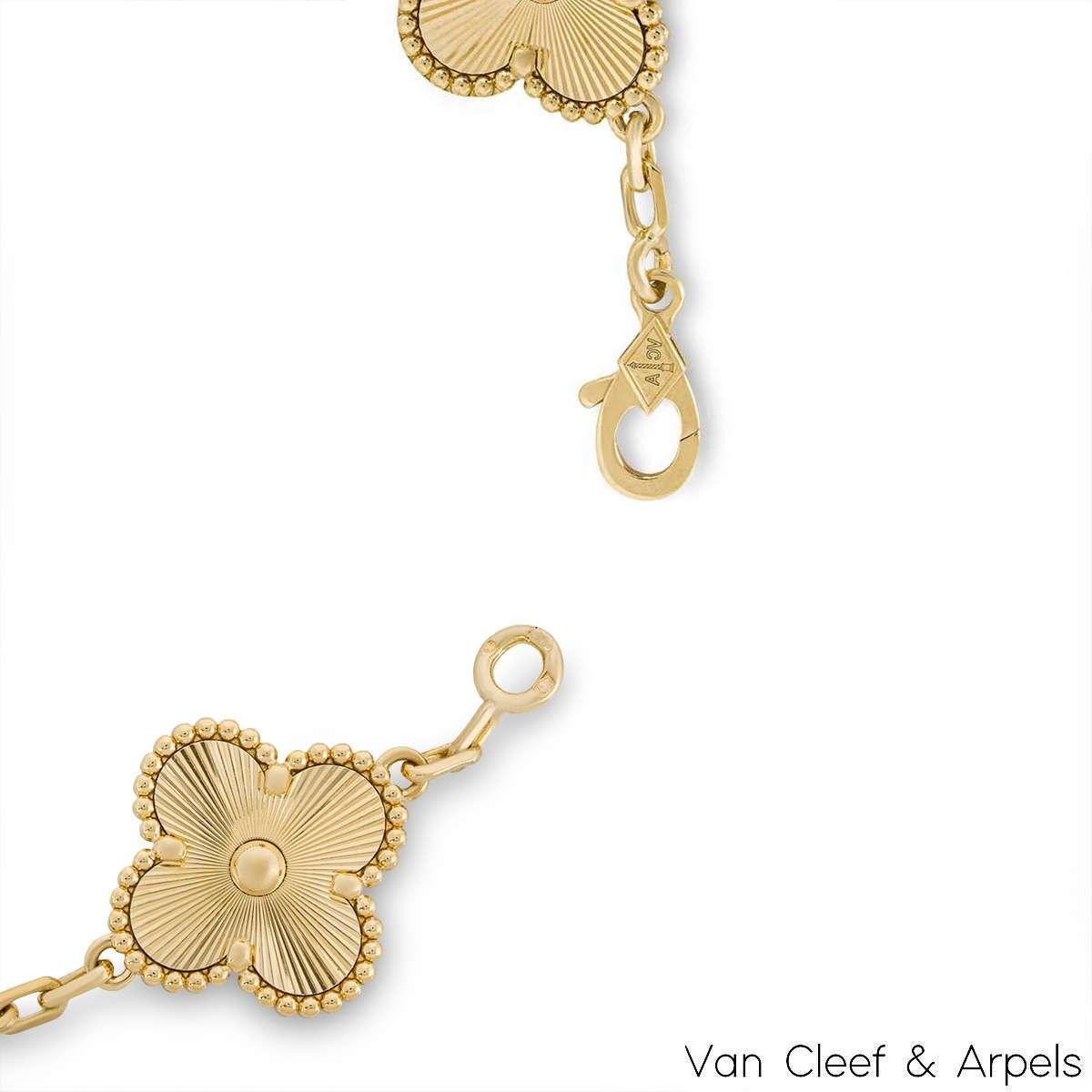 Women's or Men's Van Cleef & Arpels Yellow Gold Guilloche Vintage Alhambra 5 Motif Bracelet VCARP