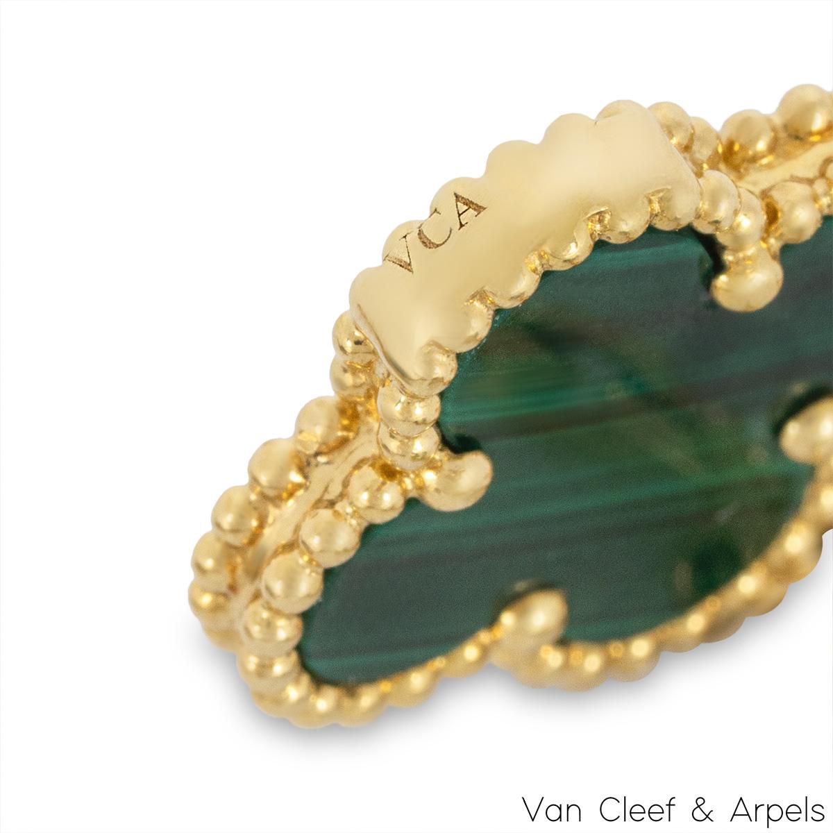 Van Cleef & Arpels Bracelet 5 motifs Alhambra magique en or jaune et malachite VCAO3AU Pour femmes en vente