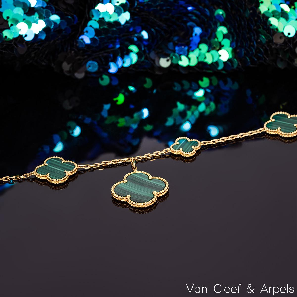 Van Cleef & Arpels Bracelet 5 motifs Alhambra magique en or jaune et malachite VCAO3AU en vente 2