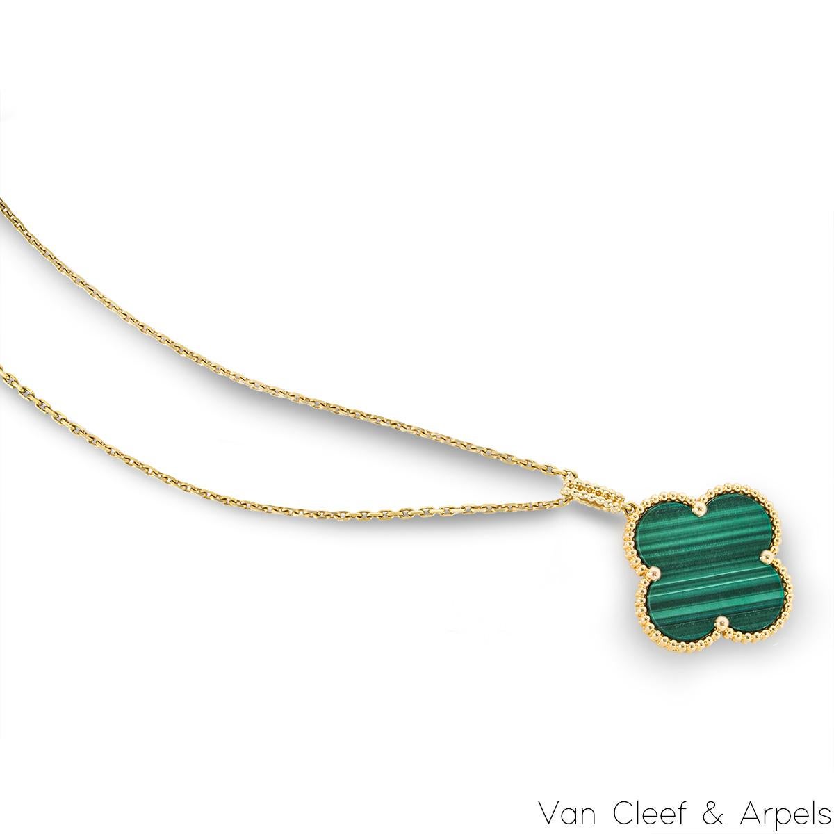 Round Cut Van Cleef & Arpels Yellow Gold Malachite Magic Alhambra Long Necklace VCARO3MG00 For Sale