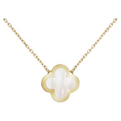 Van Cleef & Arpels, collier pendentif Pure Alhambra en or jaune et nacre