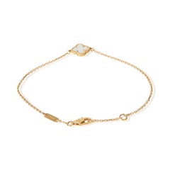 Van Cleef & Arpels Bracelet Alhambra doux en or jaune et nacre
